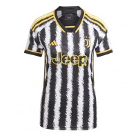 Camiseta Juventus Filip Kostic #11 Primera Equipación Replica 2023-24 para mujer mangas cortas